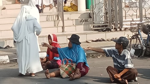 Kawasan Masjid Agung Pemalang Dipenuhi Gepeng, Ini Respon Satpol PP 