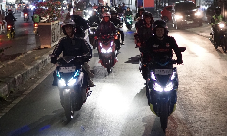 New Honda Vario 160 Evo Ajak Komunitas Nikmati Night Ride di Kota Malang