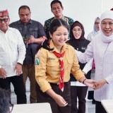 Suara Merdu Siswi Sekolah Rakyat Banyuwangi Curi Perhatian Gubernur Khofifah
