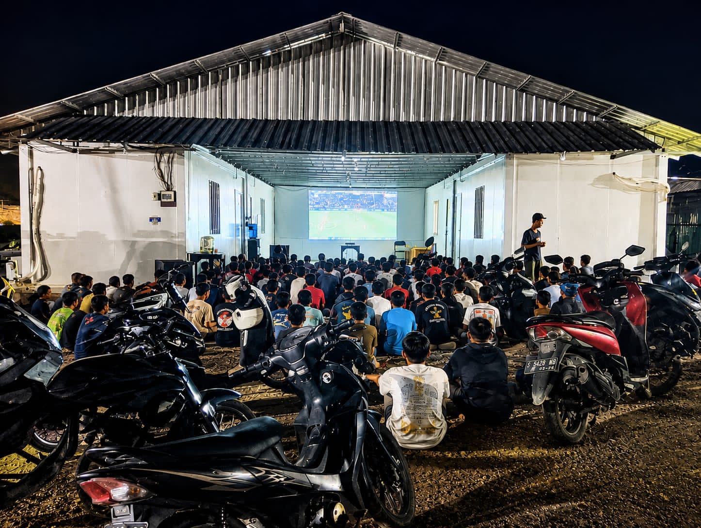 Spanyol Juara Dunia, Nobar Bungah Industrial Park di Gresik Jadi Panggung Kebersamaan Warga