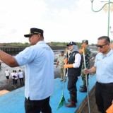 Gerakan Indonesia ASRI, Kemendagri dan Ribuan Warga Banyuwangi Gotong Royong Bersihkan Pantai