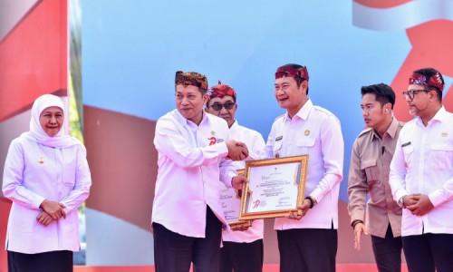 Bupati Lamongan Raih Penghargaan Pembina Koperasi Andalan Jawa Timur 2026