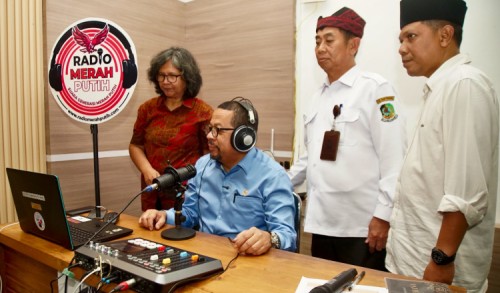 Ke Banyuwangi, Kepala Bakom RI Luncurkan Radio Koperasi Desa/Kelurahan Merah Putih
