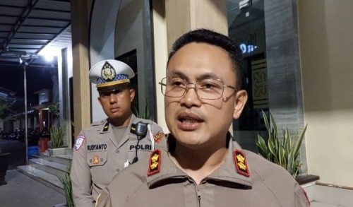 Redam Provokasi Medsos, Polres Situbondo Amankan Dua Pria Bersenjata Tajam