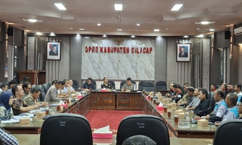 Ratusan Pemilik Odong-odong Datangi DPRD Cilacap, Protes Surat Edaran Larang Angkut Orang