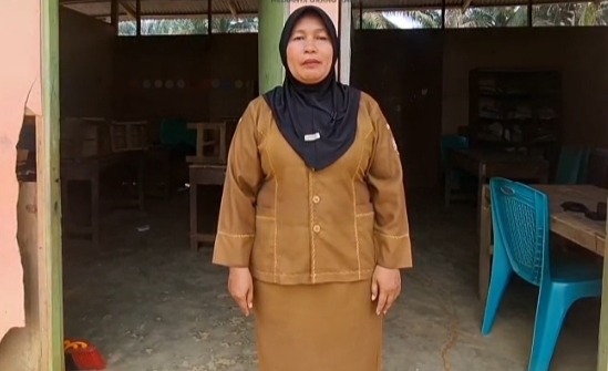 Kisah 23 Tahun Guru Honorer Romawati Terungkap Setelah Viral Sekolah Rusak di Kampar Riau