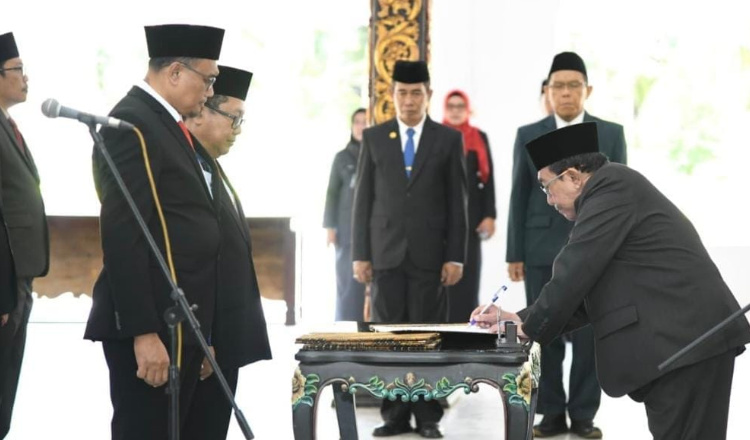 Lima Camat dan Pejabat RSUD Moh Anwar Sumenep Dimutasi