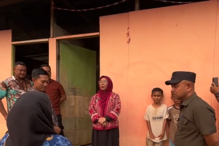 Di Sekolah Rusak, Wabup Misharti Tegaskan Dukungannya untuk Pendidikan Masyarakat Kampar