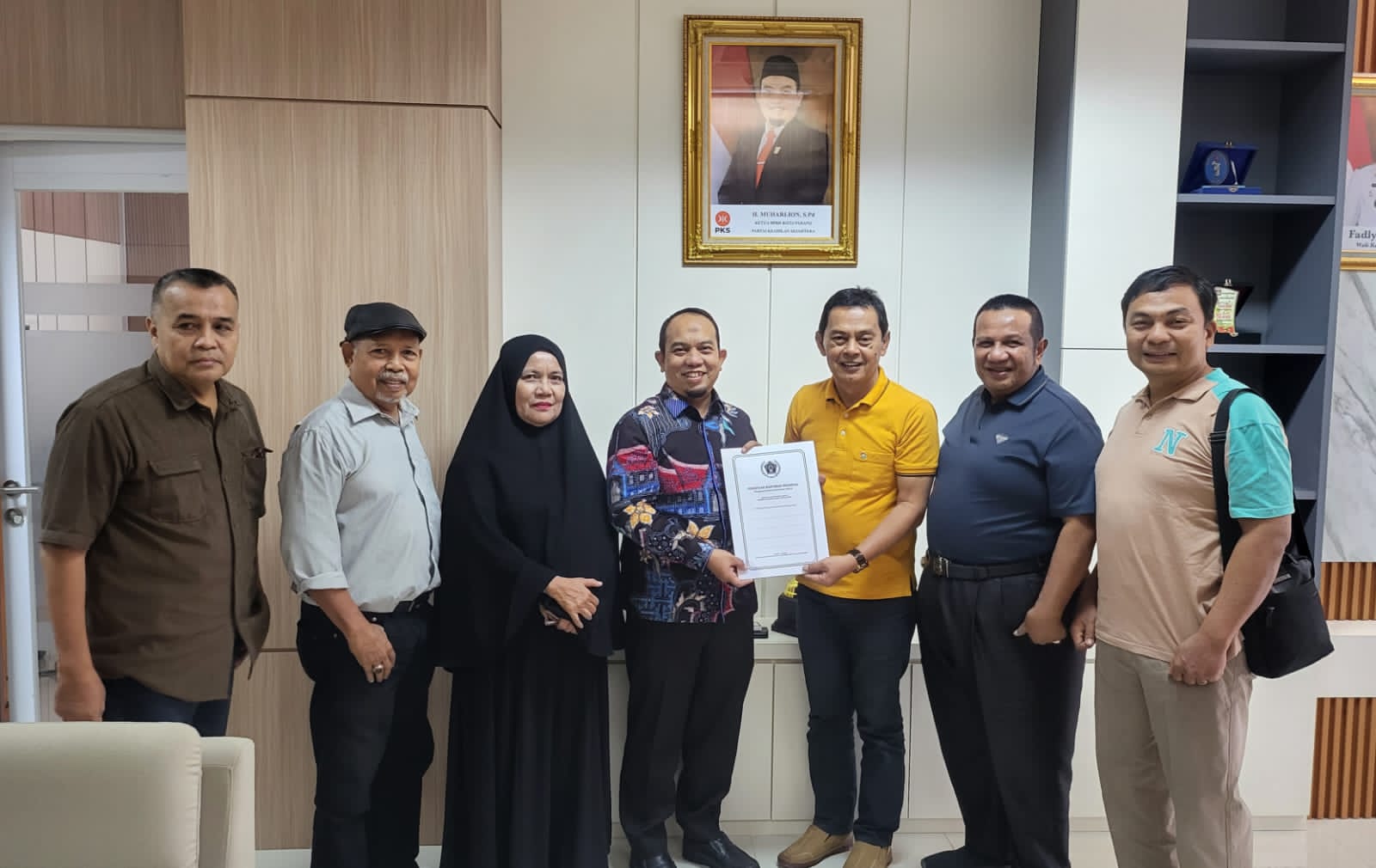 Ketua DPRD Padang Muharlion Dukung Rehabilitasi Mushalla PWI Sumbar
