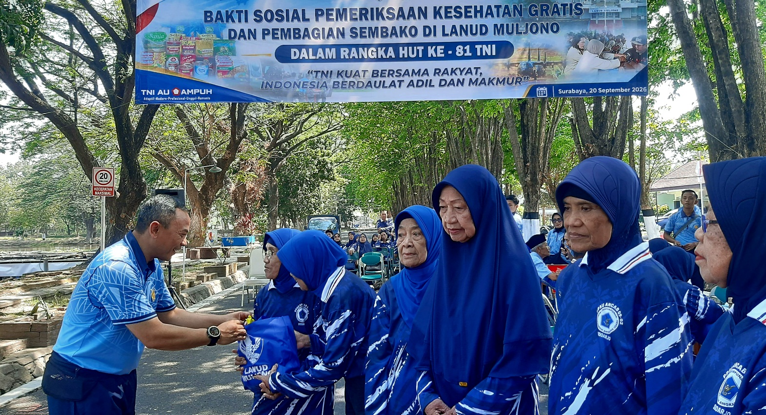HUT ke-81 TNI, Lanud Muljono Gelar Cek Kesehatan Gratis dan Bagikan Sembako
