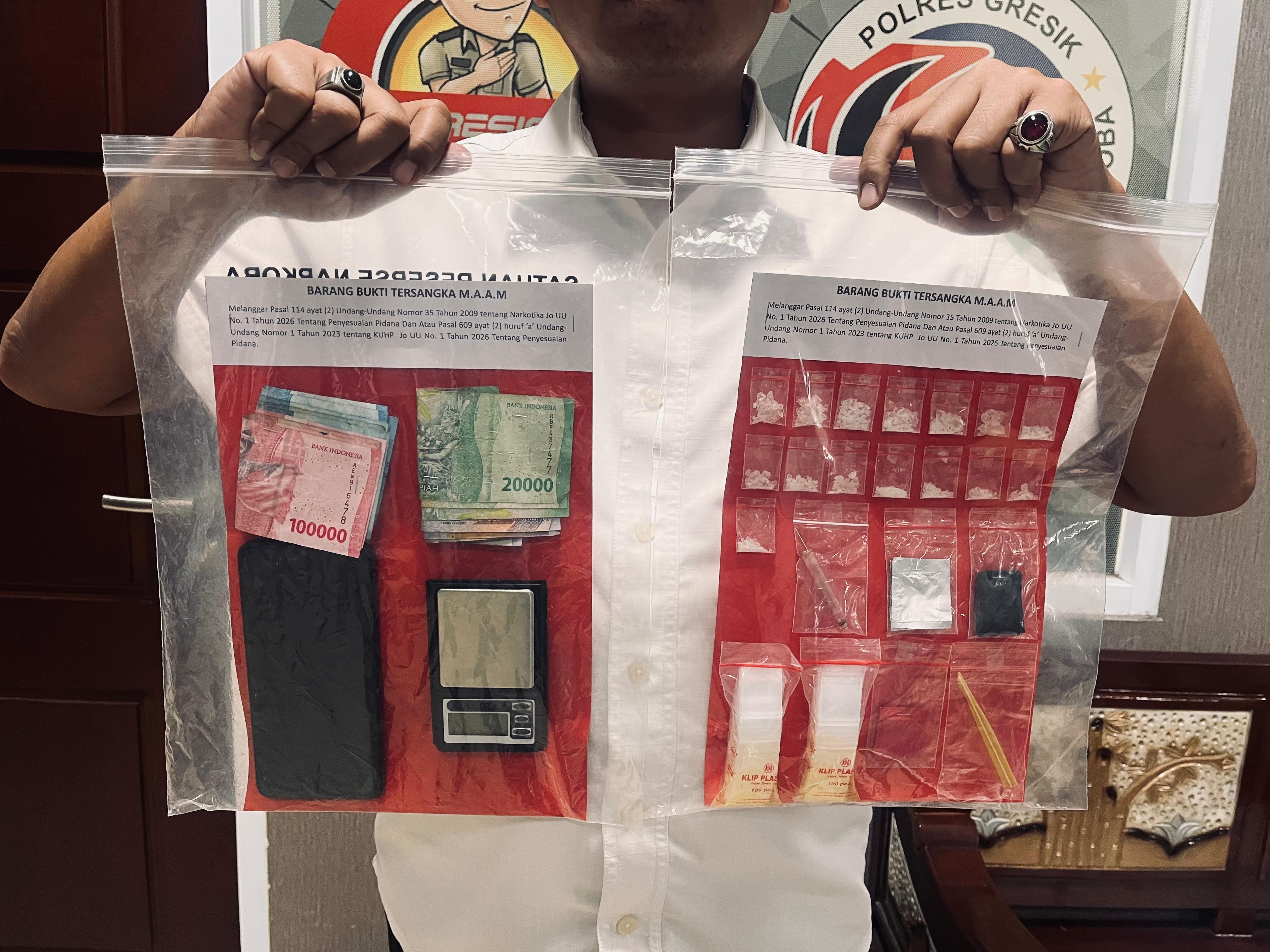 Edarkan Sabu Sistem Ranjau di Gresik, Polisi Ringkus Pelaku di Kos Surabaya