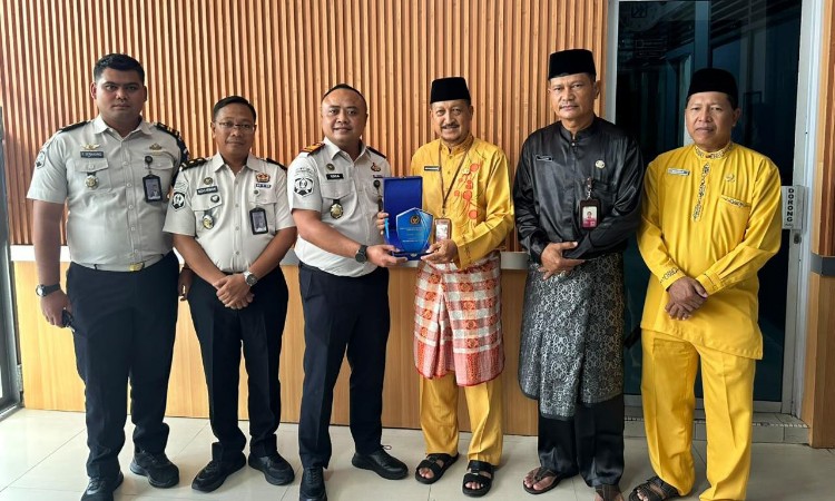 Kemenag Kabupaten Serahkan SK Penyuluh Agama Di Rutan Karimun