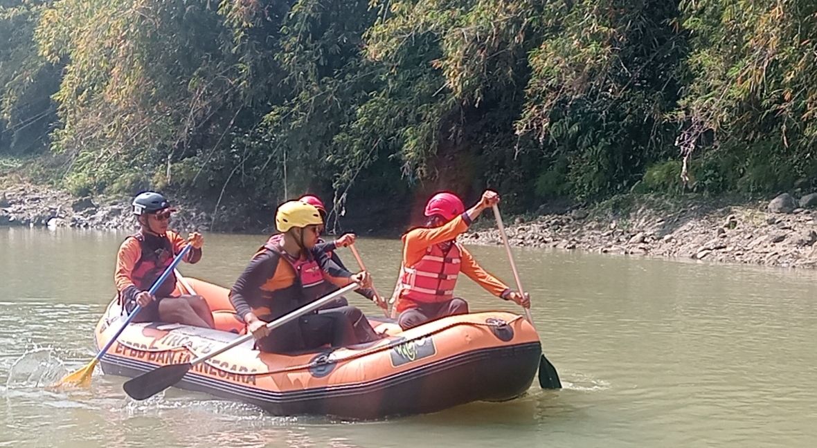 Pria Asal Cilacap Hilang Terseret Arus Sungai Serayu Saat Memancing di Banjarnegara