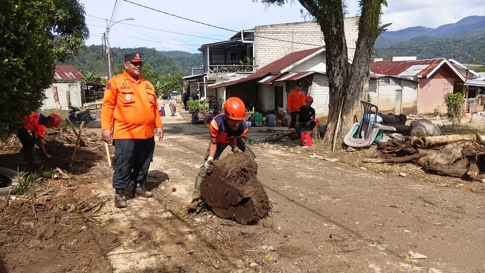 Solidaritas Pemko Padang untuk Solok, Kirim Tim BPBD dan Relawan Bantu Banjir Bandang