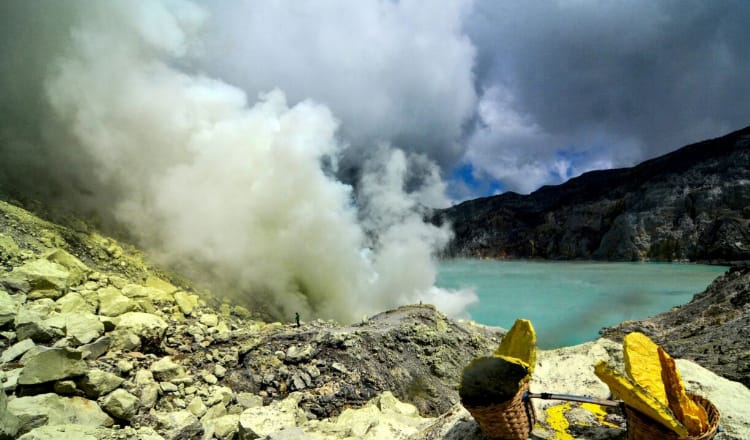 Setelah Ditutup Akibat Kebakaran, TWA Kawah Ijen Kembali Dibuka 28 September