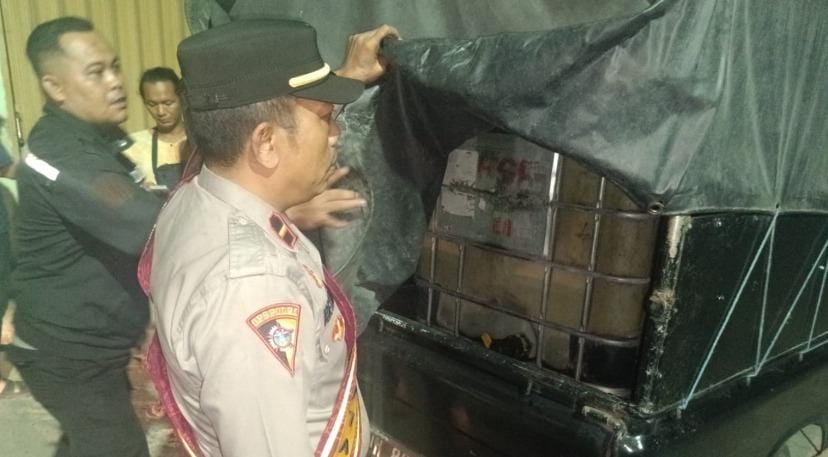 Polres Tegal Gerebek Dugaan Pencurian Solar di Depan SD Kalisapu Slawi