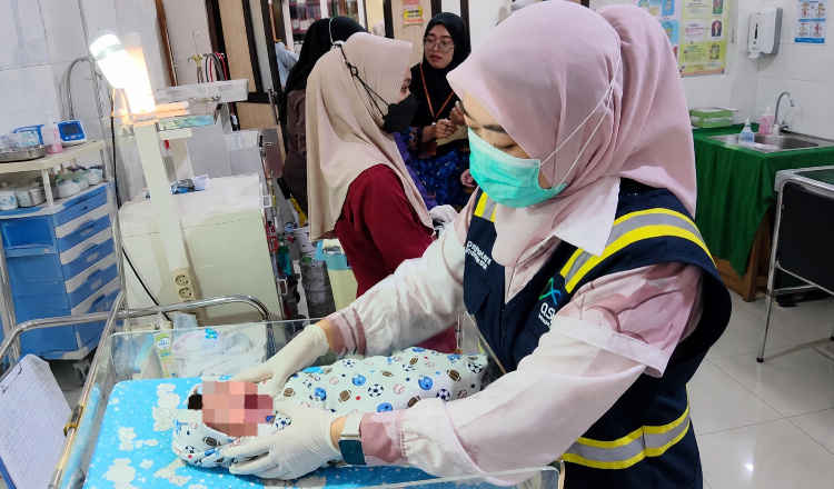Penumpang Melahirkan di Atas KMP Gerbang Samudera, Ibu dan Bayi Selamat, Dievakuasi ke RSUD Blambangan