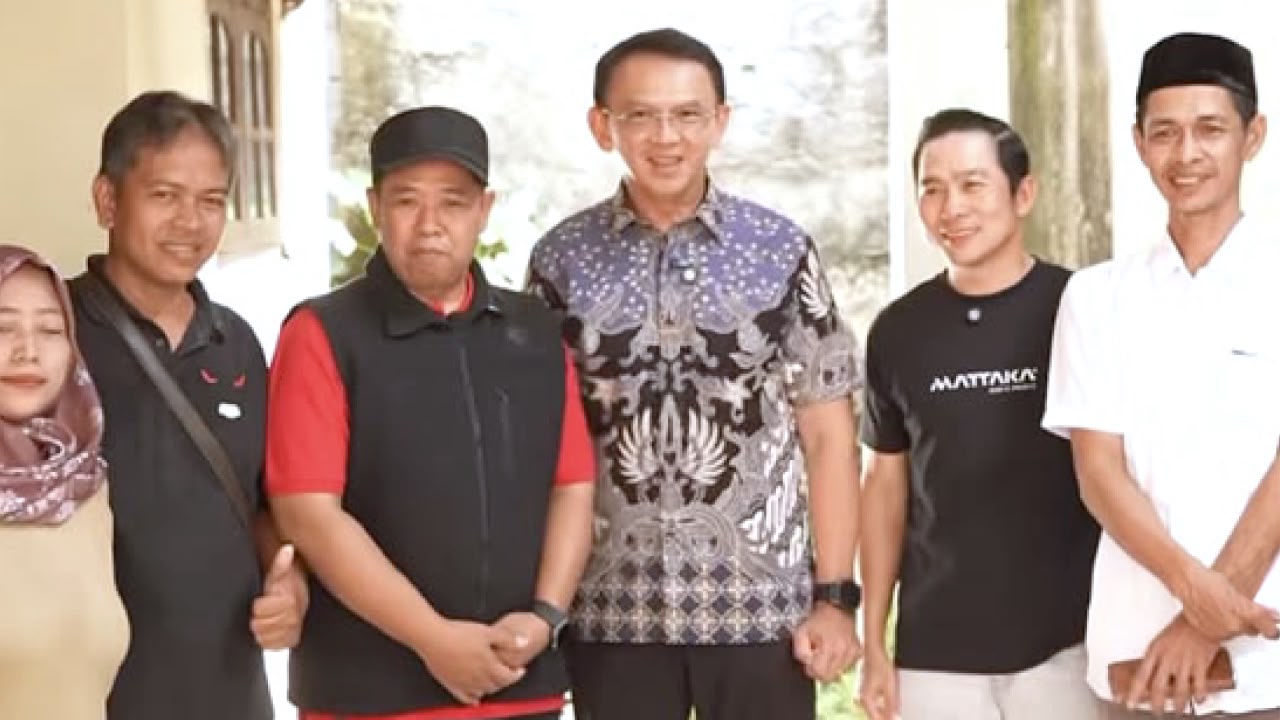 Dua Keluarga Tak Lagi Khawatir Atap Bocor Setelah Rumah Mereka Dibedah