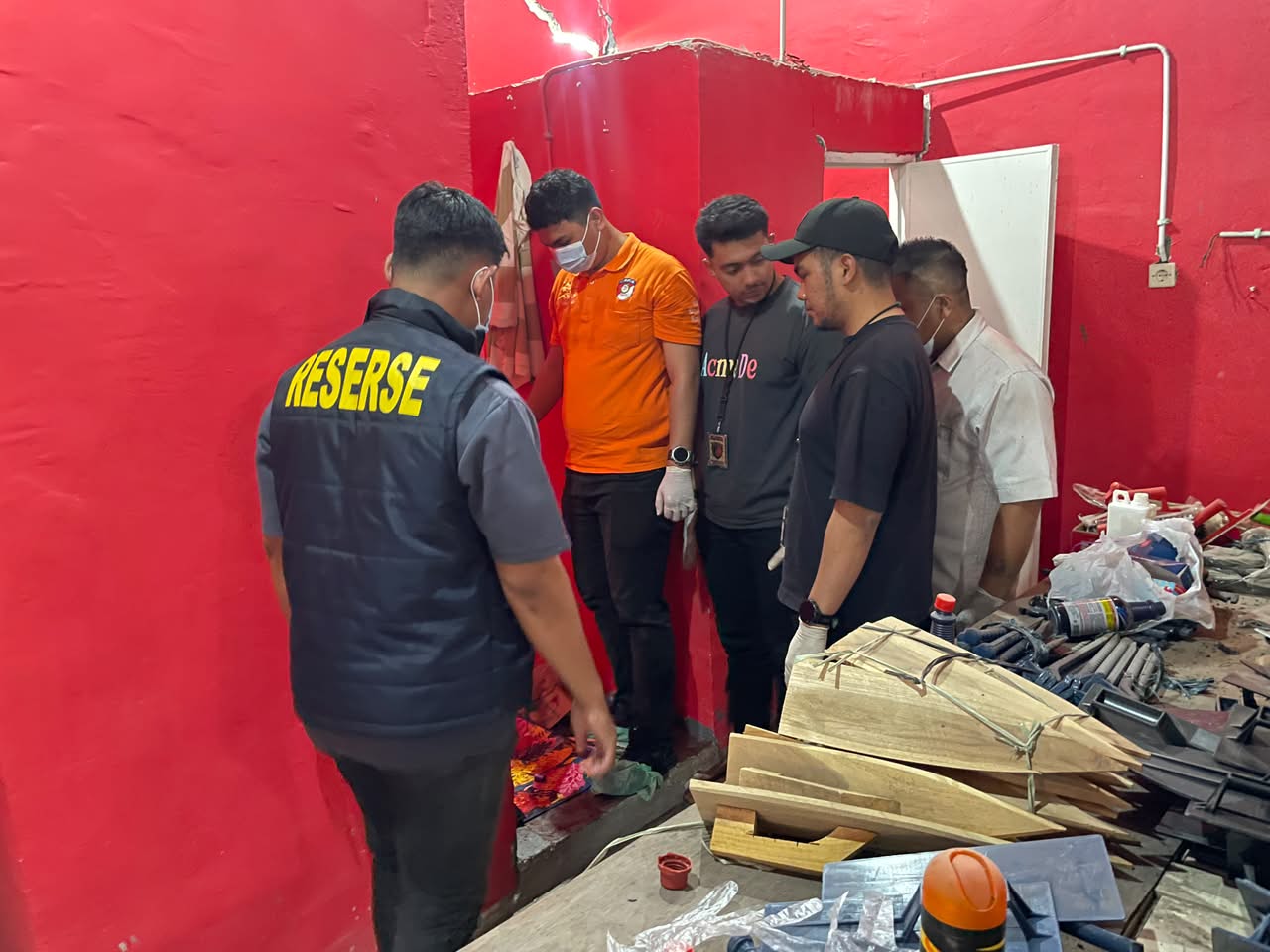 Pembunuhan Sadis Bos Toko Bangunan di Gresik, Pelaku Tusuk Leher Korban