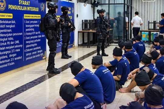 Ratusan Napi Beresiko Tinggi Dipindah ke Nusakambangan 