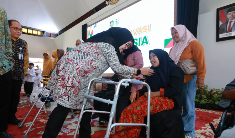 Bikin Lansia Sebatang Kara Tak Lagi Sendiri, Pemkab Banyuwangi Luncurkan Gerakan Teman Lansia