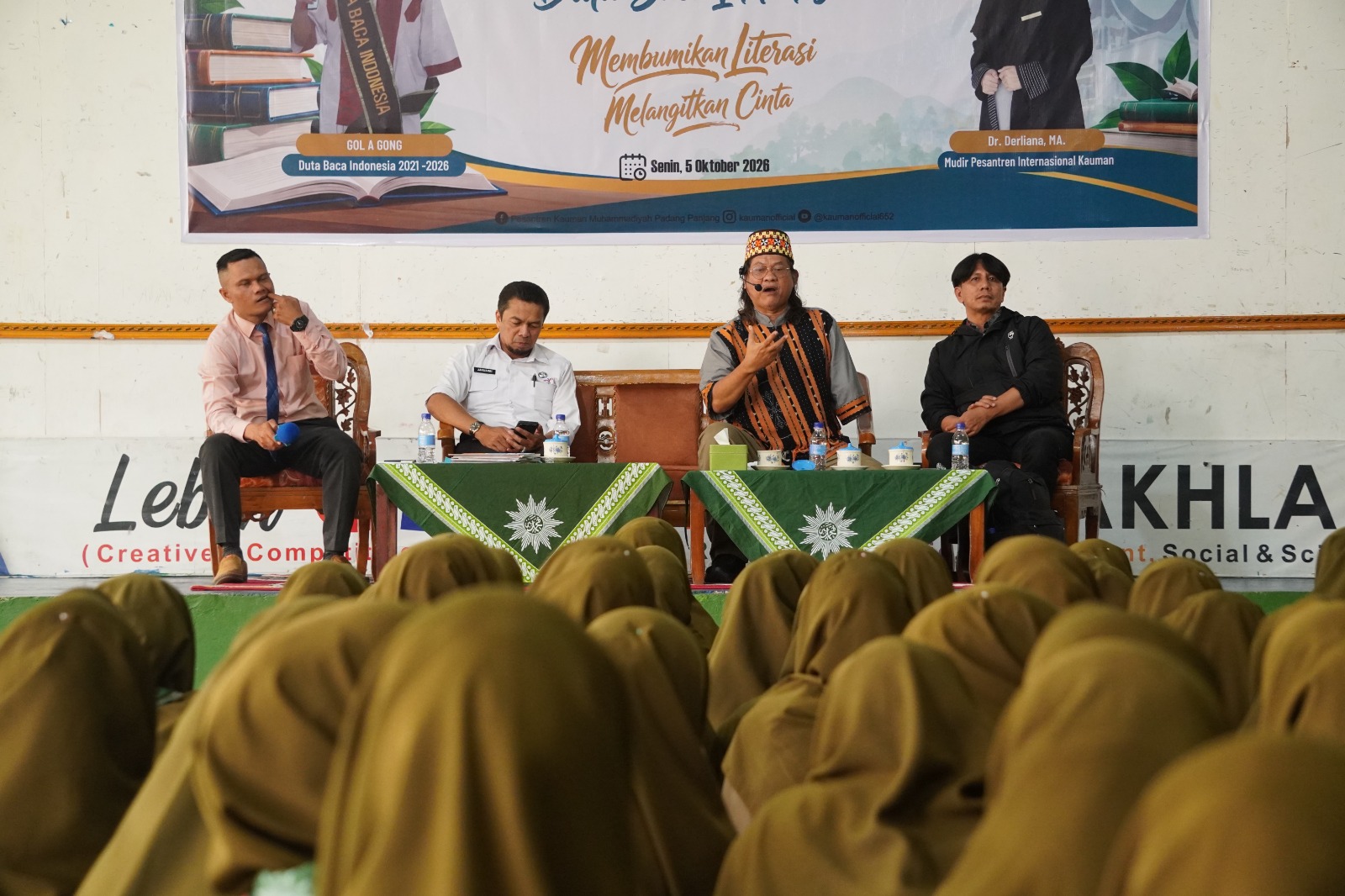 Jejak Buya Hamka dan Semangat Gol A Gong, Safari Literasi Hangatkan Pesantren Kauman Padang Panjang