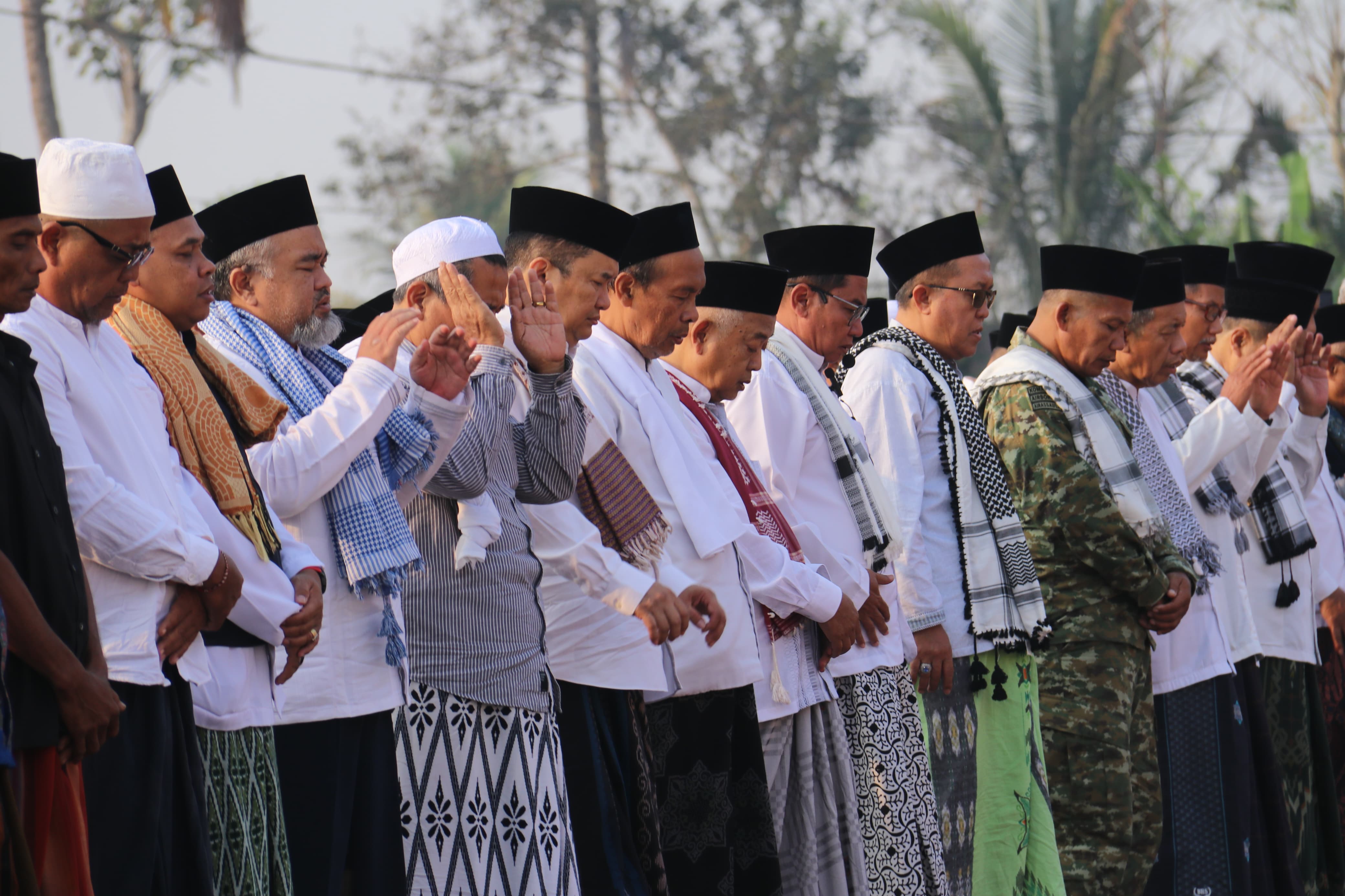 Pemkab Malang Gelar Salat Istisqa Bersama Warga Berharap Hujan Segera Turun