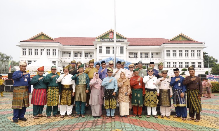Bupati Karimun Ajak Masyarakat Selalu Optimis Dan Semangat Menghadapai Tantangan Global