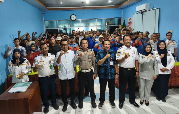BPJS Ketenagakerjaan Bojonegoro Sosialisasikan Manfaat Perlindungan ke Sopir Angkutan Pelajar Gratis