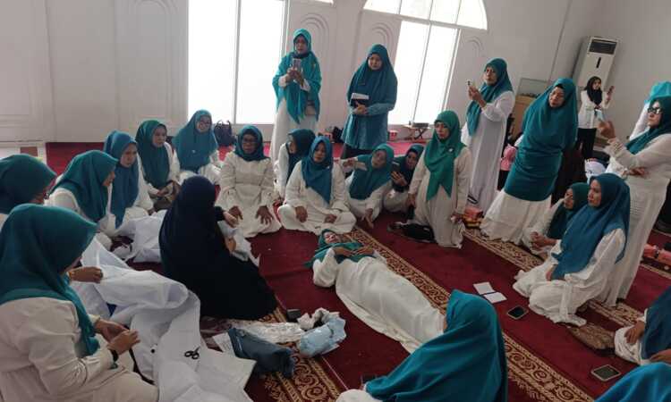 Bimtek TP PKK Makassar, Kader Dilatih Memandikan hingga Mengkafani Jenazah