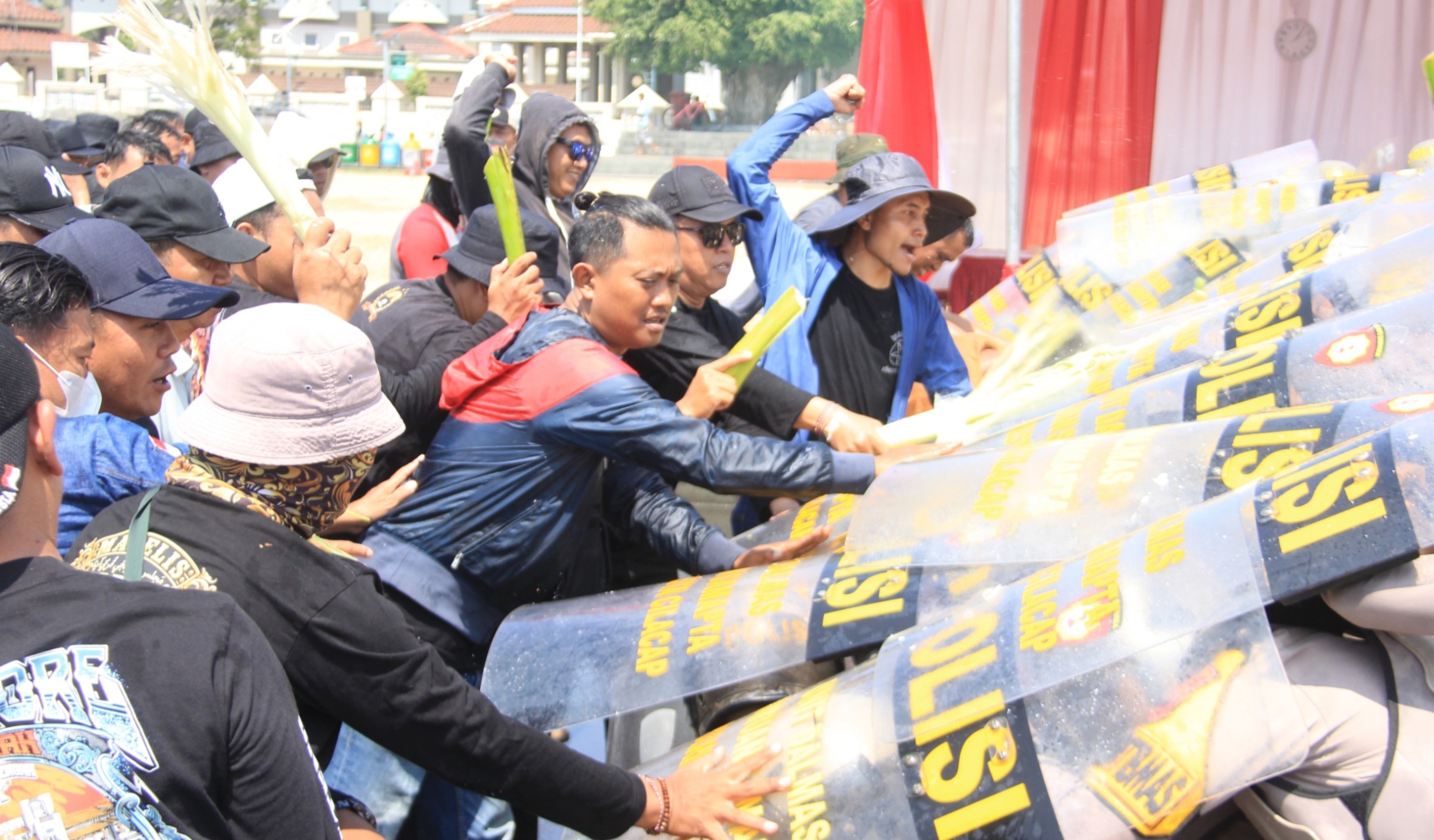 Cegah Pilkades Rusuh, Polresta Cilacap Simulasi Penanggulangan Kerusuhan