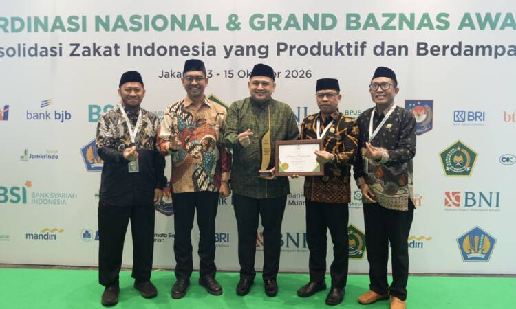 Dukung Pengelolaan Zakat, Wali Kota Makassar Munafri Arifuddin Raih Grand Baznas Award 2026