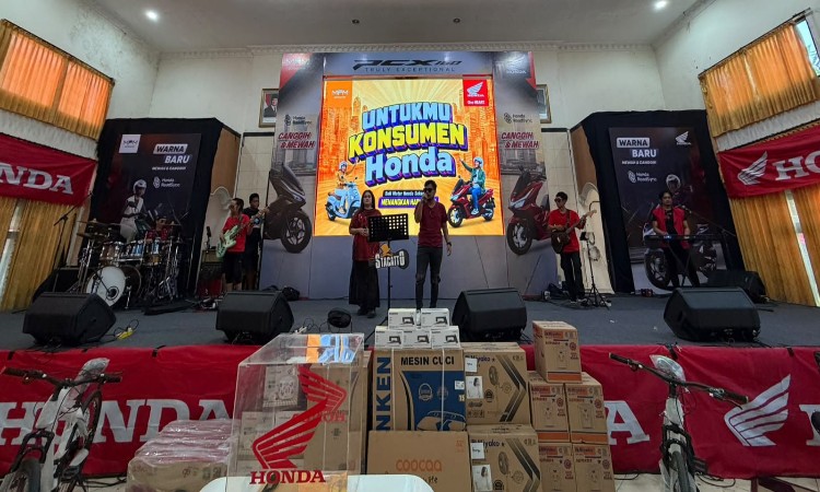 Roadshow Honda PCX Hadir di Magetan, MPM Honda Jatim Suguhkan Hiburan dan Undian Hadiah UKH