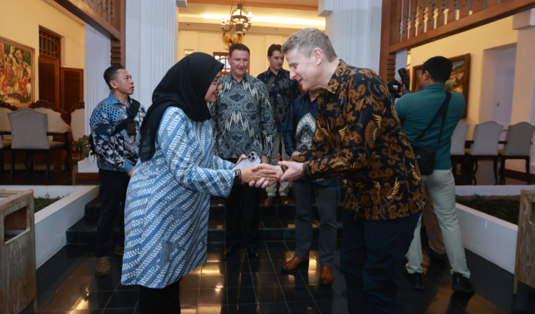 Dubes Australia Puji Banyuwangi dan Mengaku Penasaran Fenomena Blue Fire Kawah Ijen