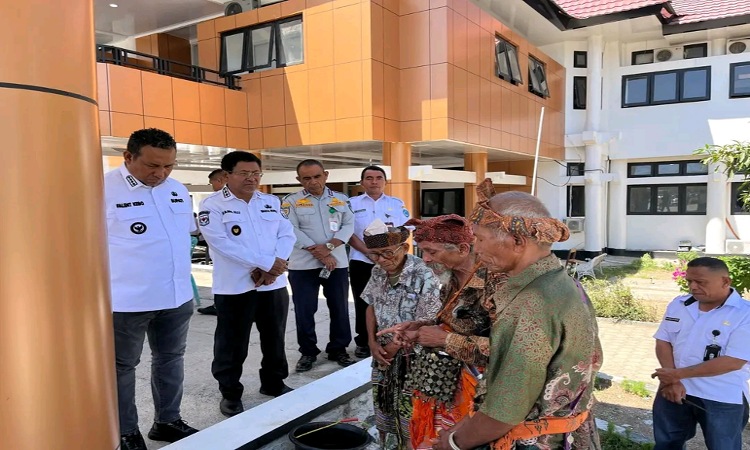 Kantor Bupati TTU Tuntas Direnovasi, Pemkab Lakukan Ritual Adat dan Pemberkatan