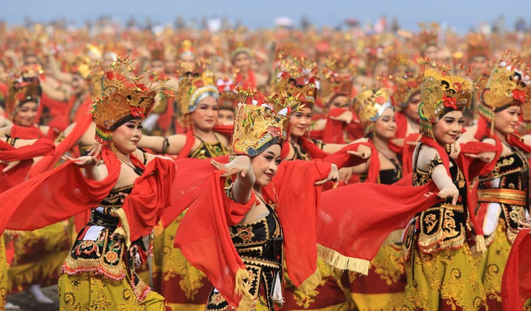 Perjalanan 14 Tahun Gandrung Sewu: Hadirkan Inovasi Konsep Panggung Malam